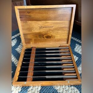 Wusthof 8 Piece stainless steel steak knife set